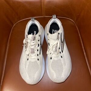 Brooks Running Shoes Women’s Sz. 10